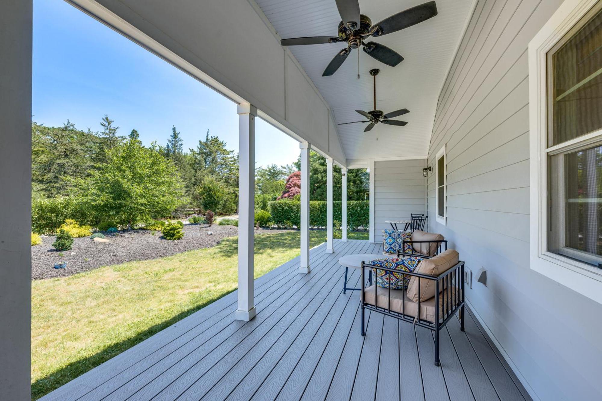 Distinctive Hamptons Home With Pool Near Bay, Ocean Hampton Bays Exteriör bild