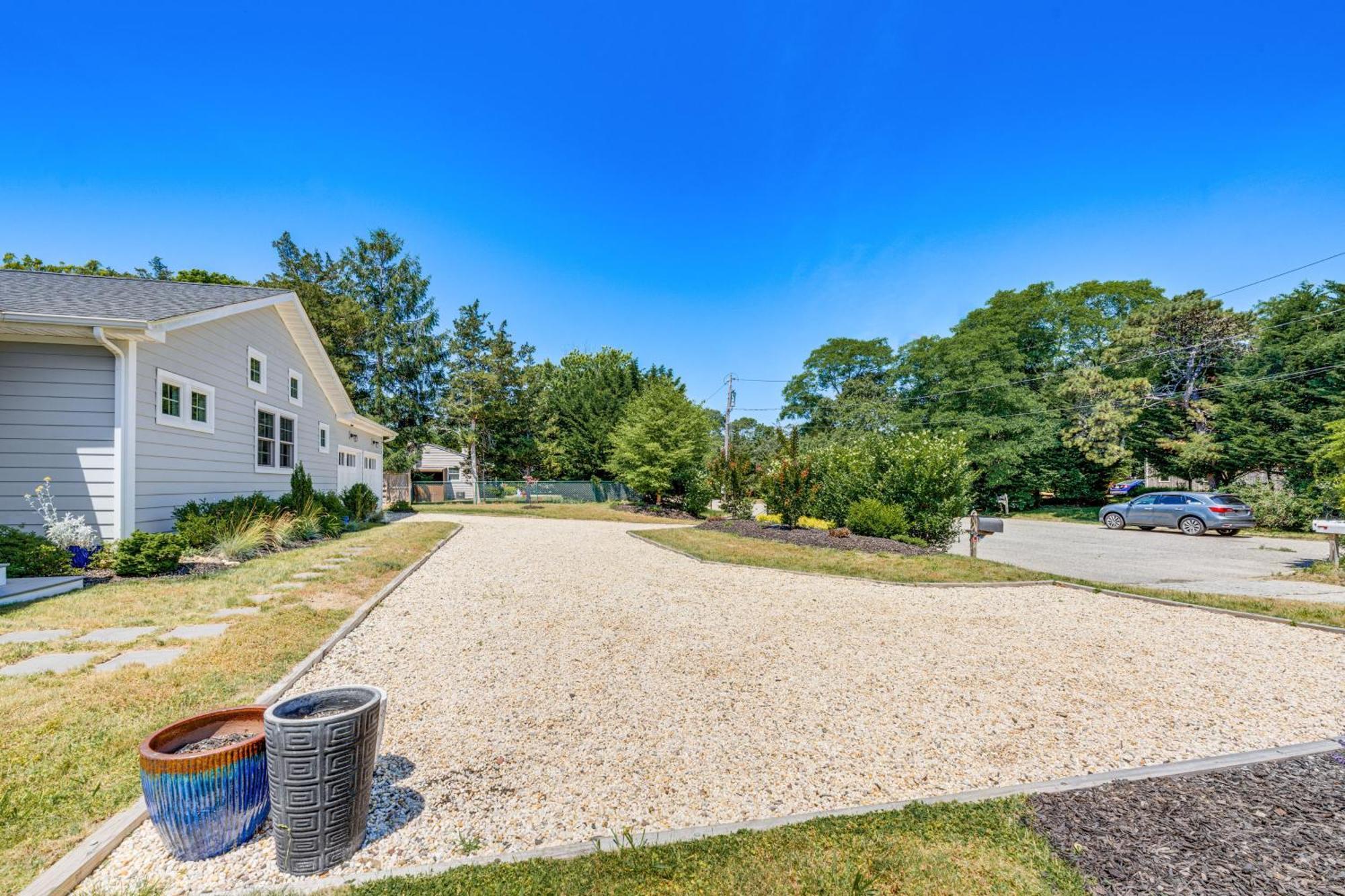 Distinctive Hamptons Home With Pool Near Bay, Ocean Hampton Bays Exteriör bild